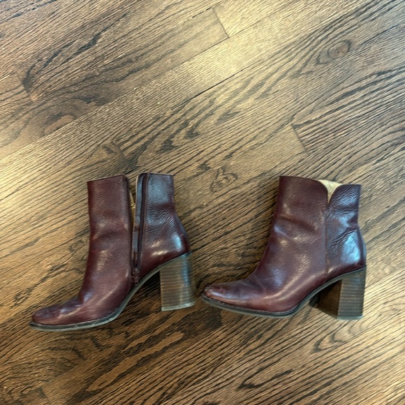 Lucky Brand Burgundy Heel Bootie size 8.5 women - Picture 4 of 7